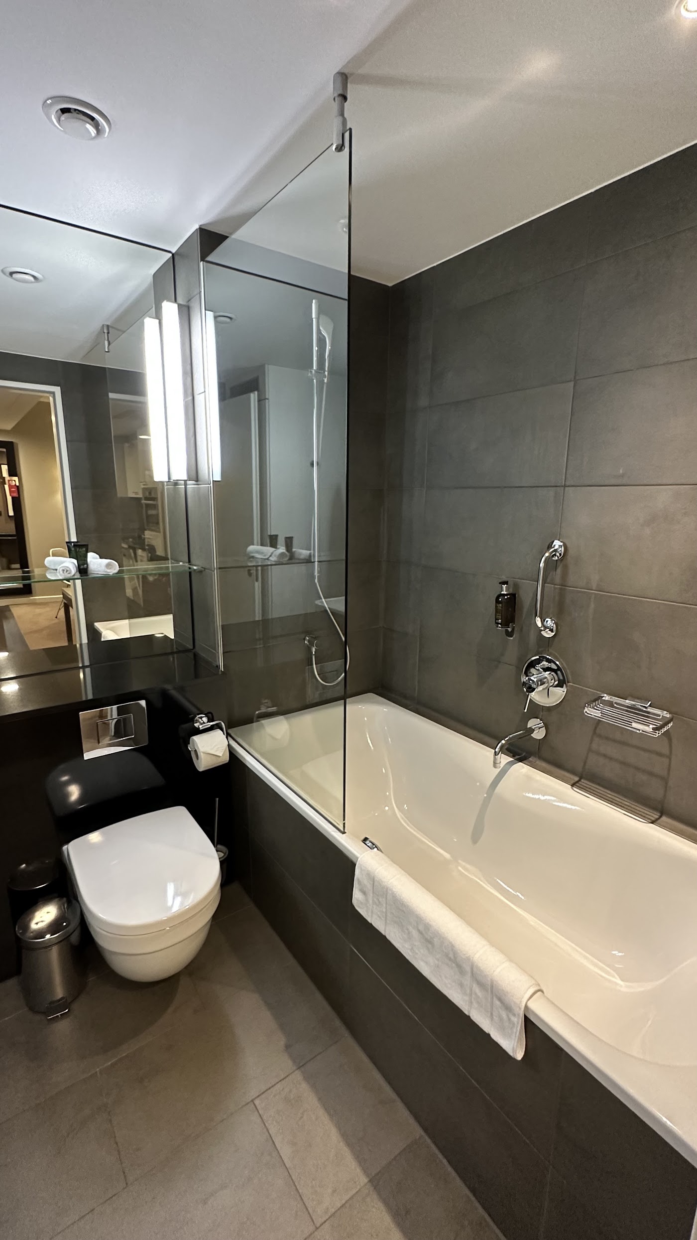 Adina Apartment Hotel Hamburg Michel, dog-friendly hotel, photo 5