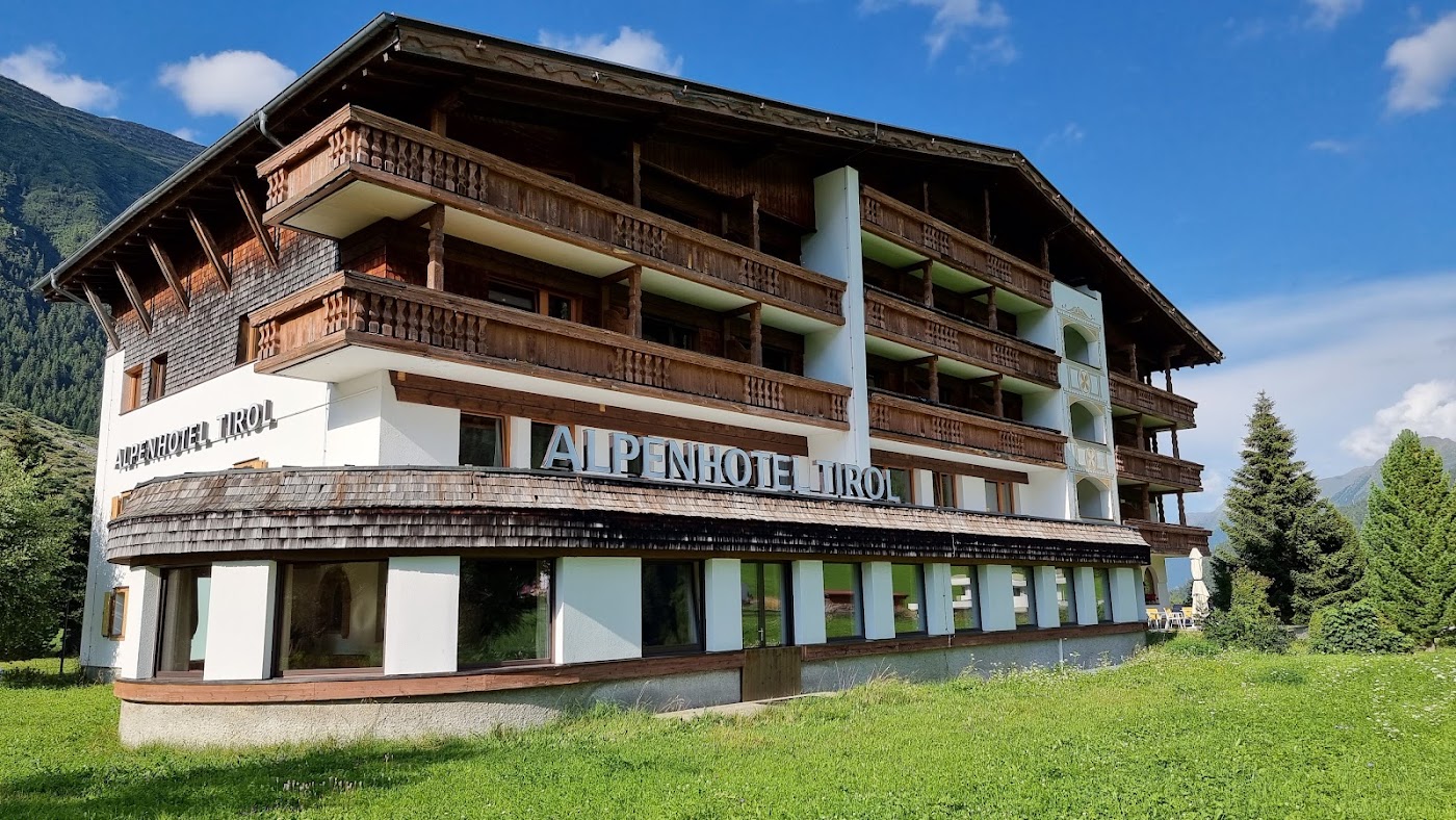 Alpenhotel Tyrol, dog-friendly hotel in Tyrol Valleys