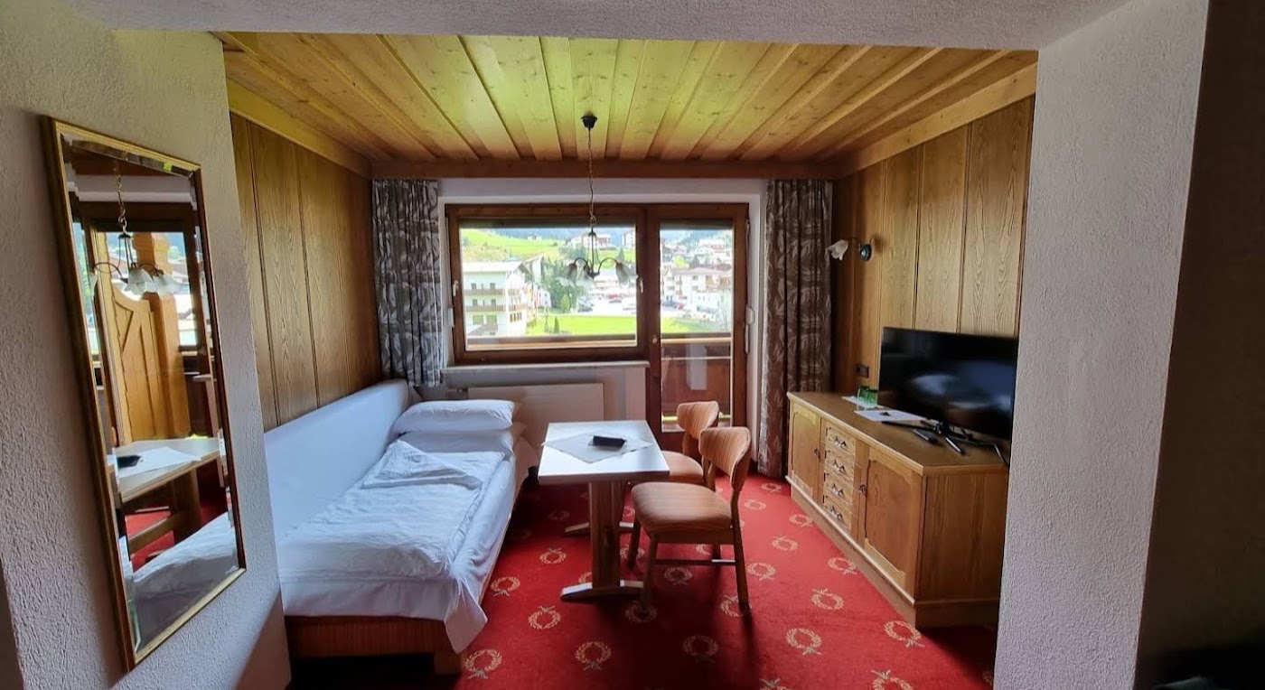 Alpenhotel Tyrol, dog-friendly hotel, photo 2
