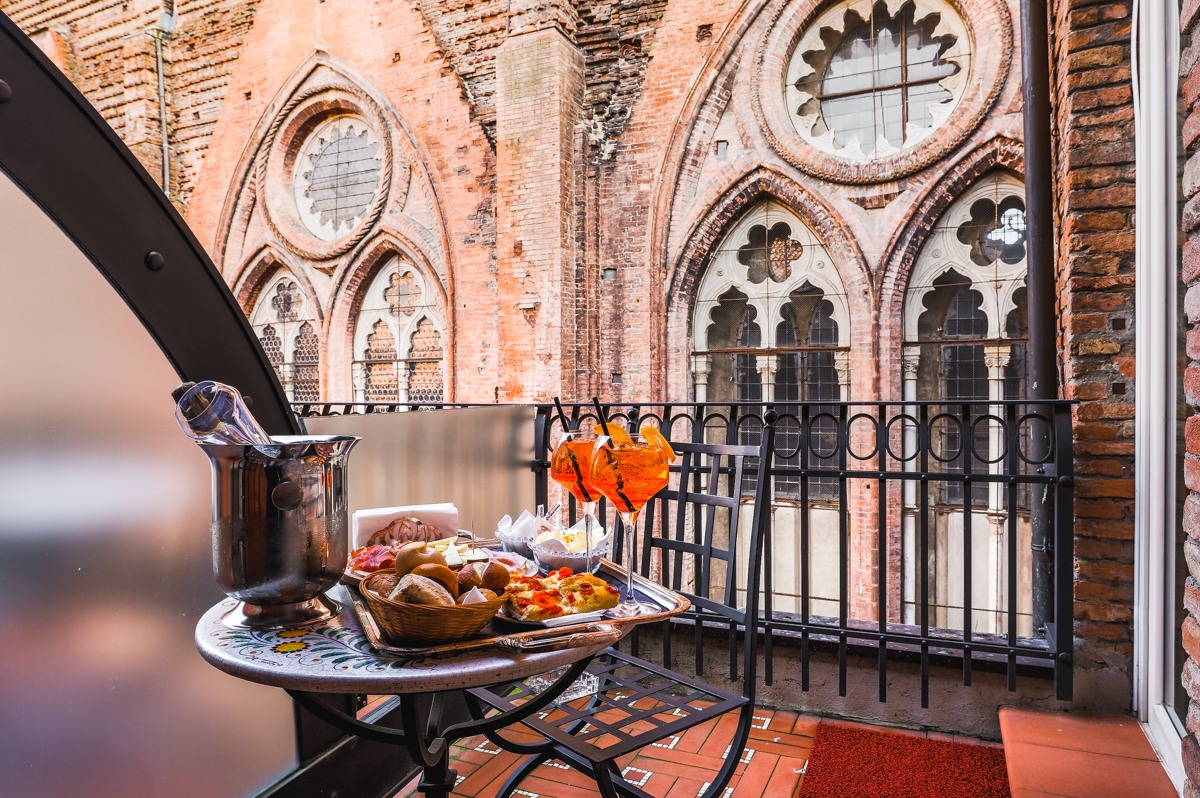 Art Hotel Commercianti, dog-friendly hotel in Bologna