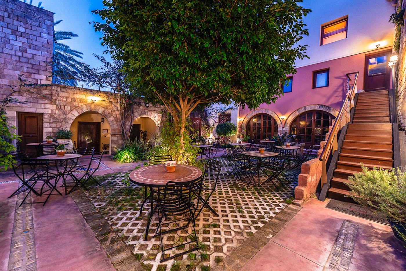 Avalon Boutique Suites Hotel, dog-friendly hotel, photo 2