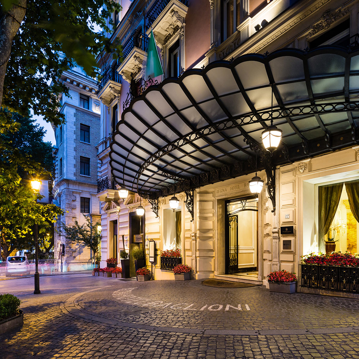Baglioni Hotel Regina, dog-friendly hotel, photo 2