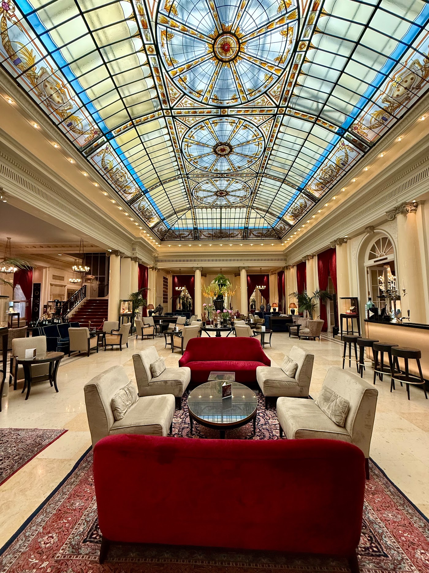 Bellevue Palace Bern, dog-friendly hotel, photo 5