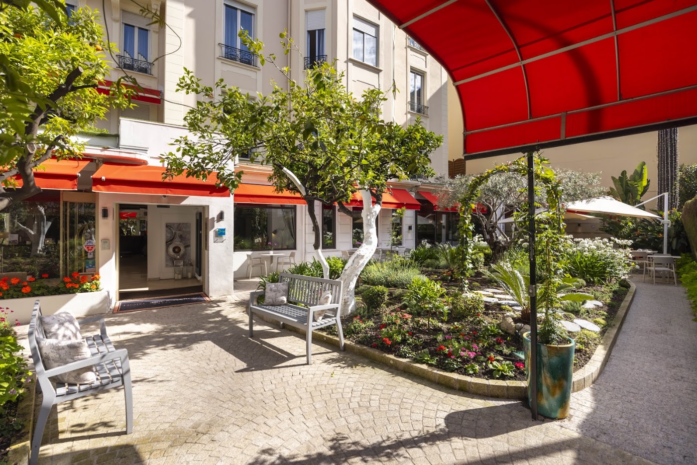 Best Western Plus Hotel Brice Garden, dog-friendly hotel, photo 2