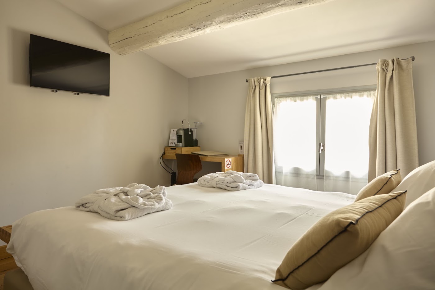 Boutique Hôtel Entraigues, dog-friendly hotel, photo 3