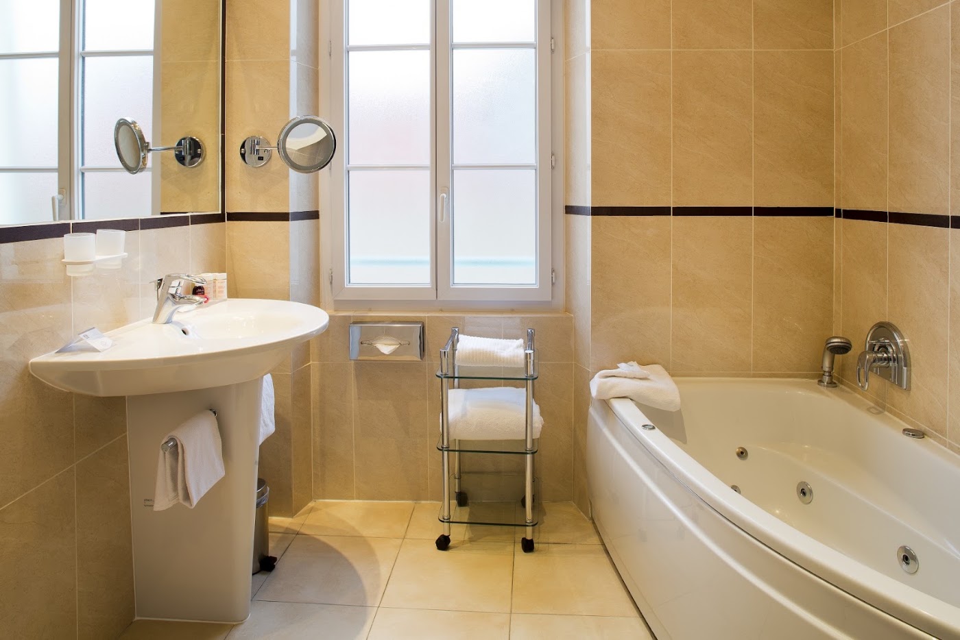 BW Premier Collection Le Mondial, dog-friendly hotel, photo 4