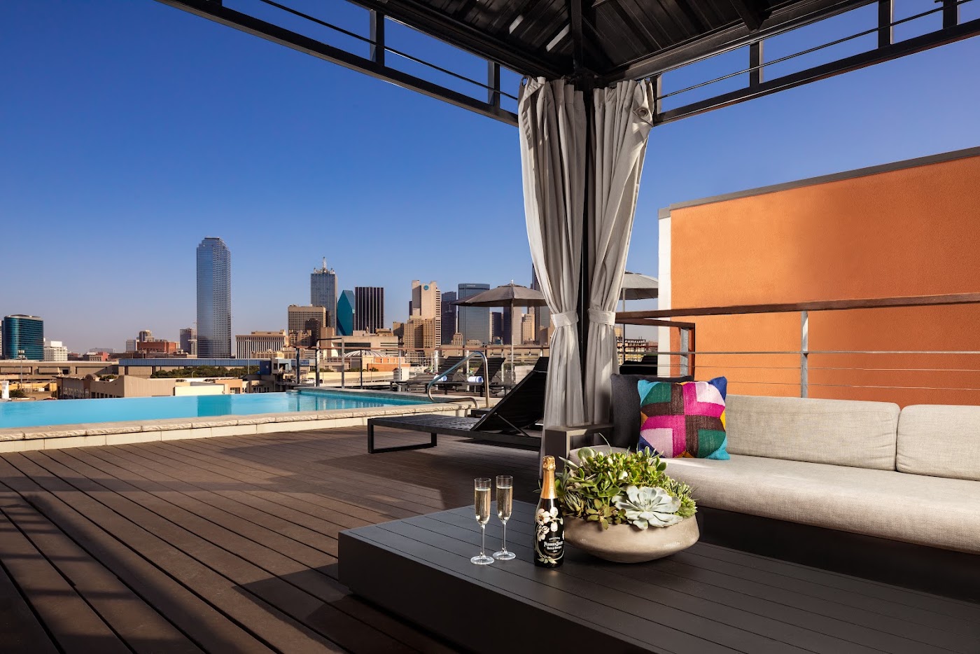 CANVAS Hotel Dallas, dog-friendly hotel, photo 2