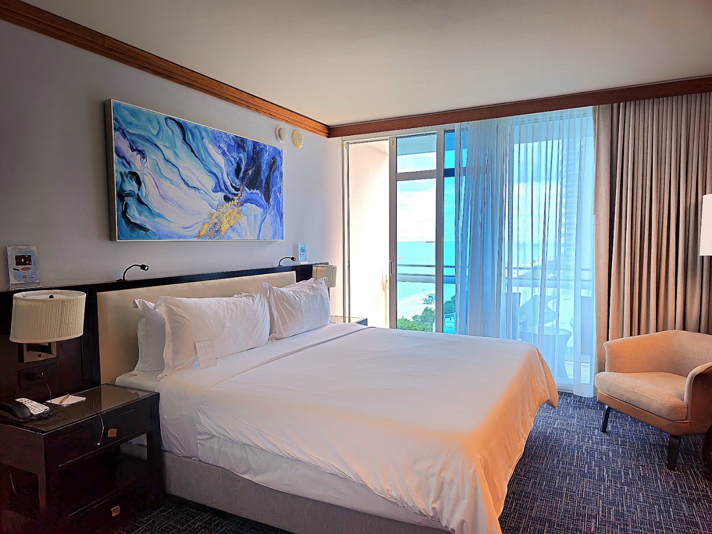 Carillon Miami Wellness Resort, dog-friendly hotel, photo 3