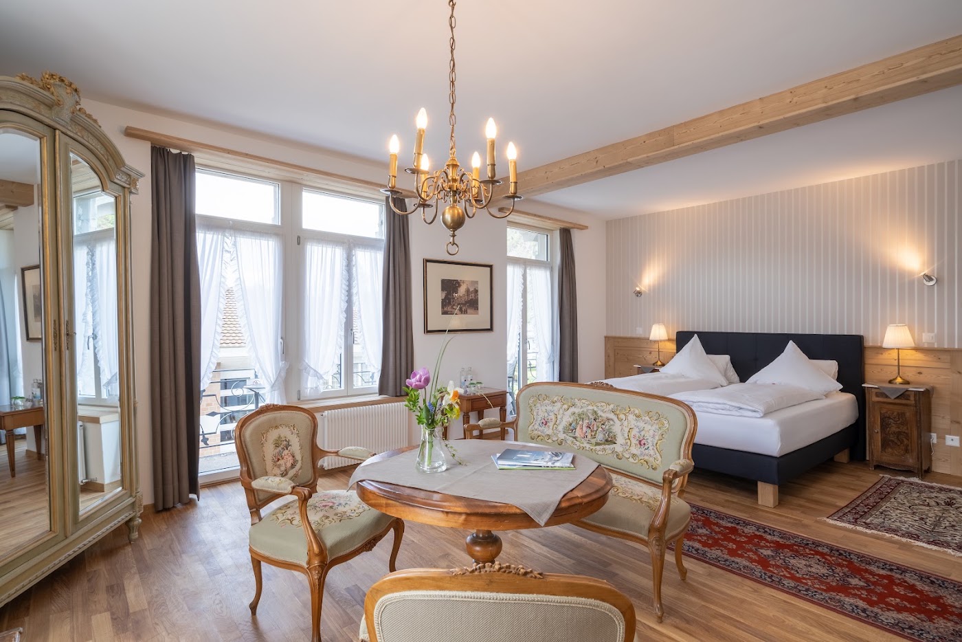 Carlton-Europe Vintage Adults Hotel, dog-friendly hotel, photo 3
