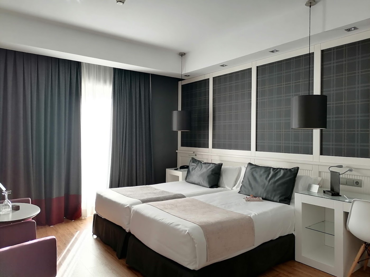 Catalonia Reina Victoria, dog-friendly hotel, photo 3