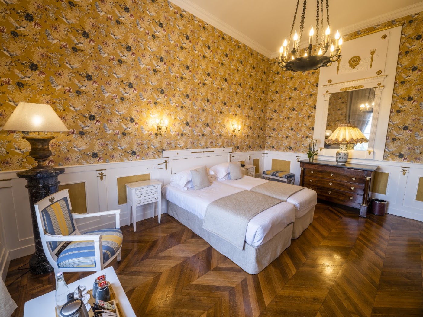 Château d'Artigny, dog-friendly hotel, photo 3
