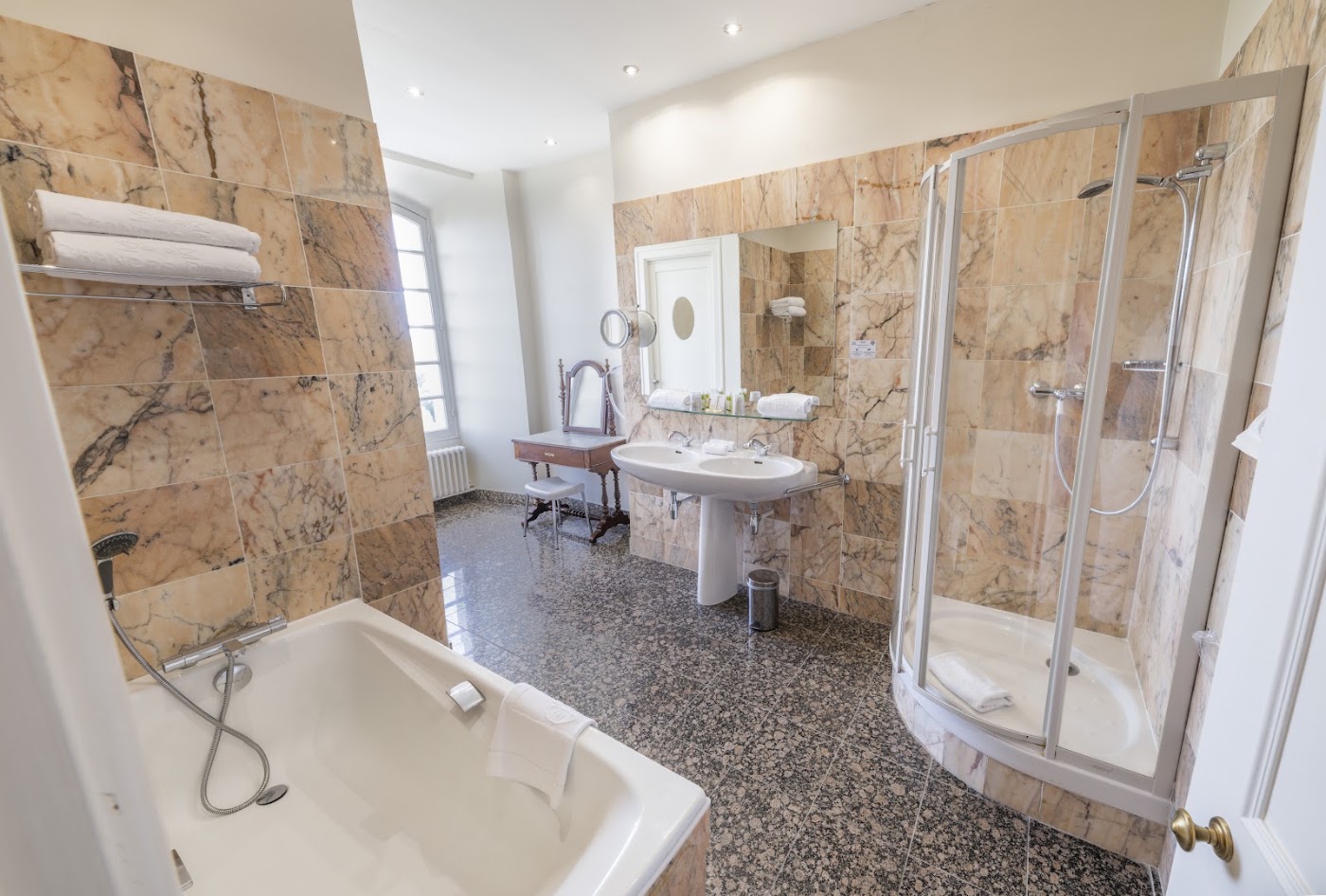 Château d'Artigny, dog-friendly hotel, photo 5