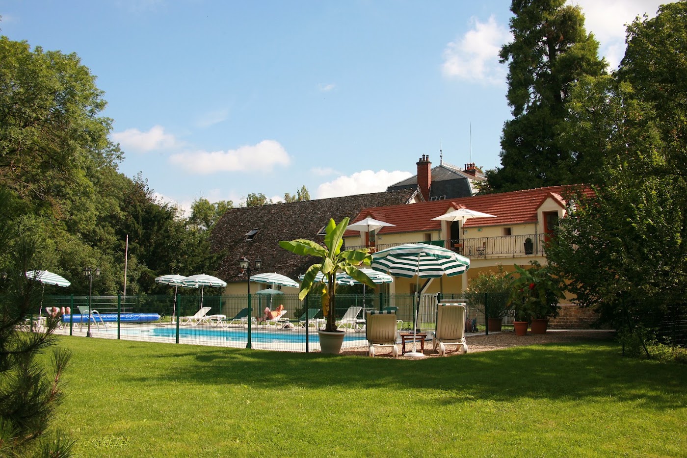 Château de Challanges, dog-friendly hotel, photo 2