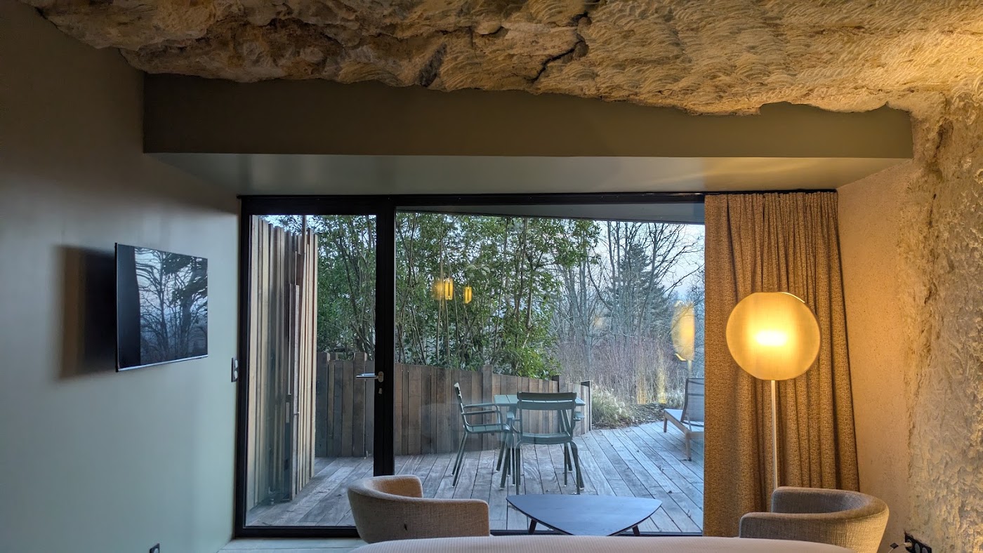 Château de Perreux, dog-friendly hotel, photo 3
