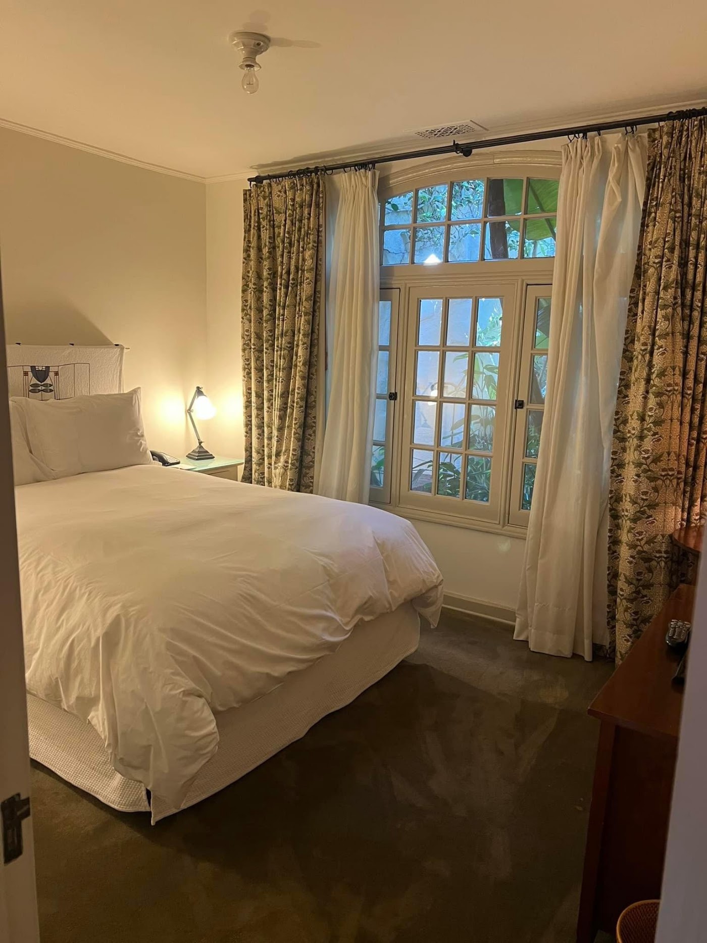 Chateau Marmont, dog-friendly hotel, photo 3
