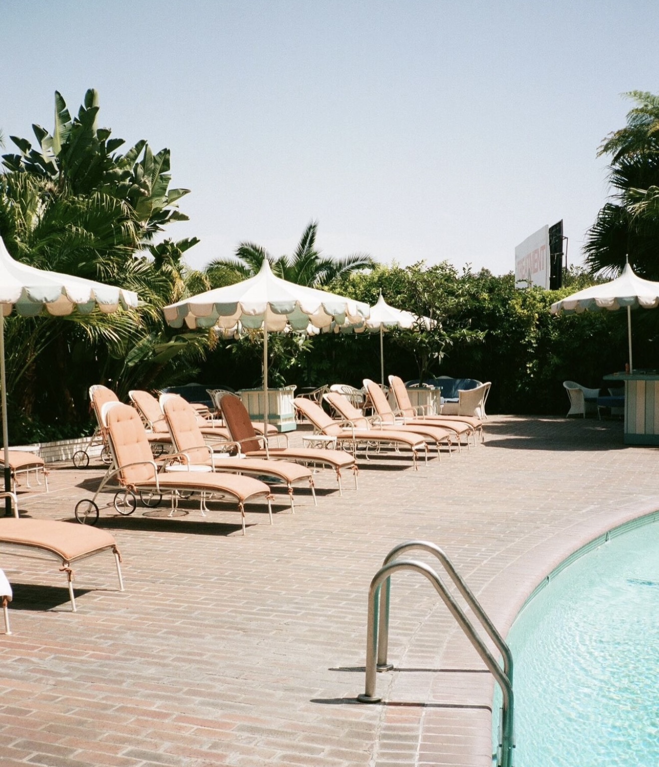 Chateau Marmont, dog-friendly hotel, photo 4