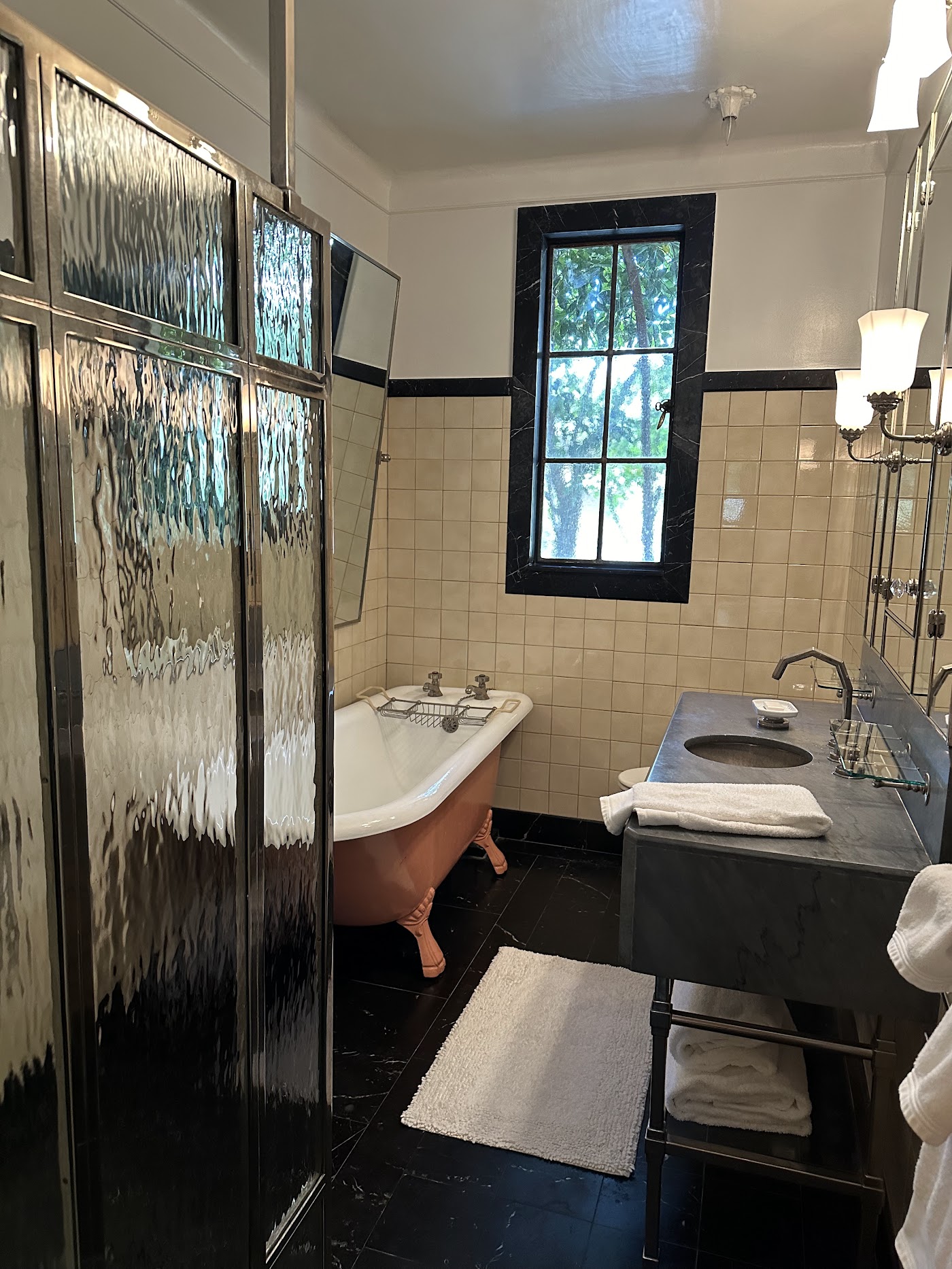 Chateau Marmont, dog-friendly hotel, photo 5
