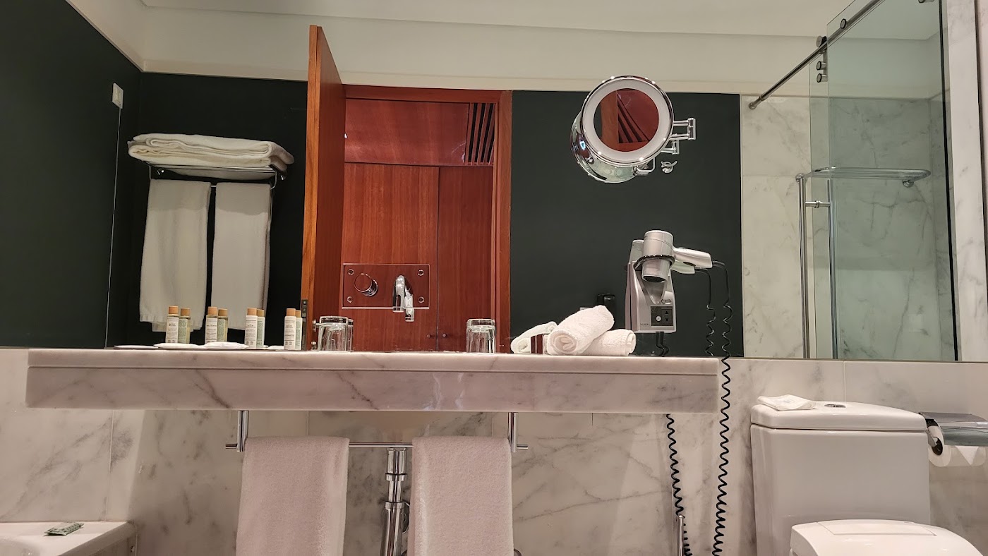 Convento do Espinheiro, Historic Hotel & Spa, dog-friendly hotel, photo 5
