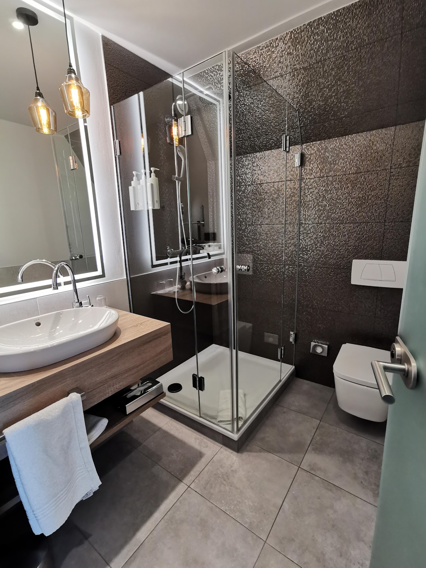 Courtyard by Marriott Hamburg Airport, dog-friendly hotel, photo 5