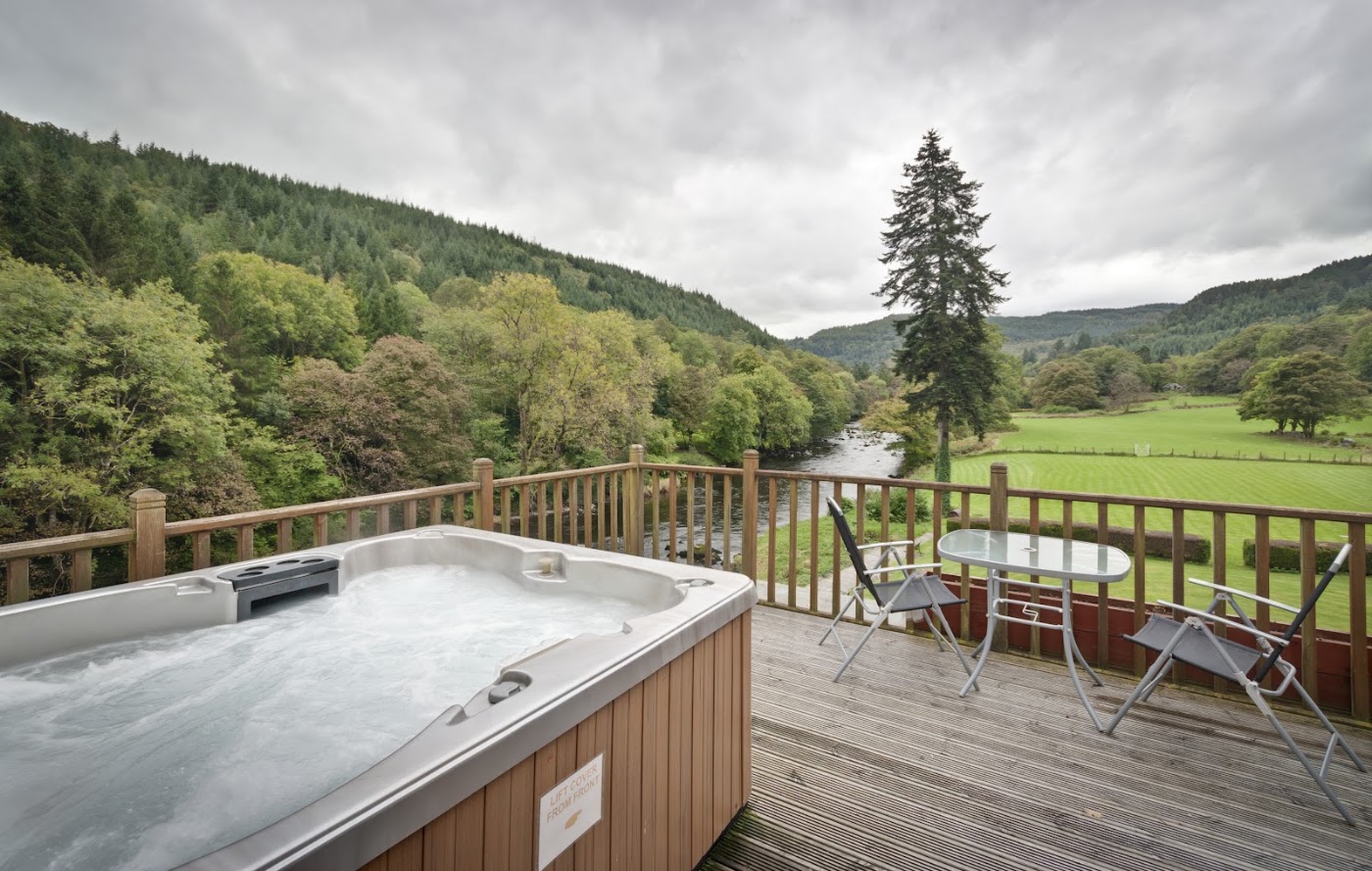 Craig-y-Dderwen Riverside Hotel, dog-friendly hotel, photo 2