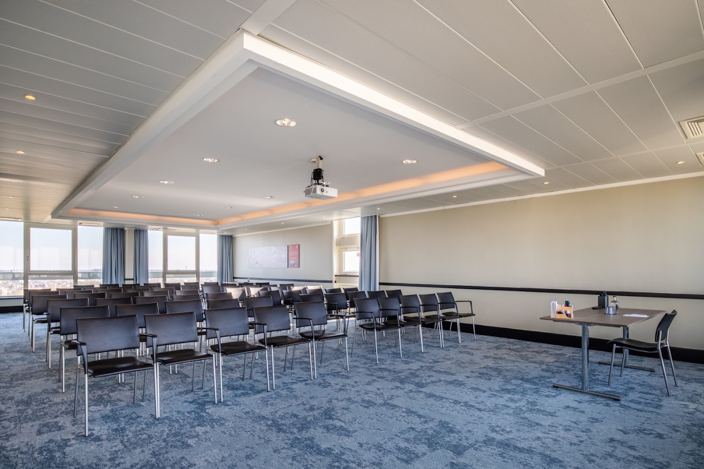 Crowne Plaza Antwerp by IHG, dog-friendly hotel, photo 4