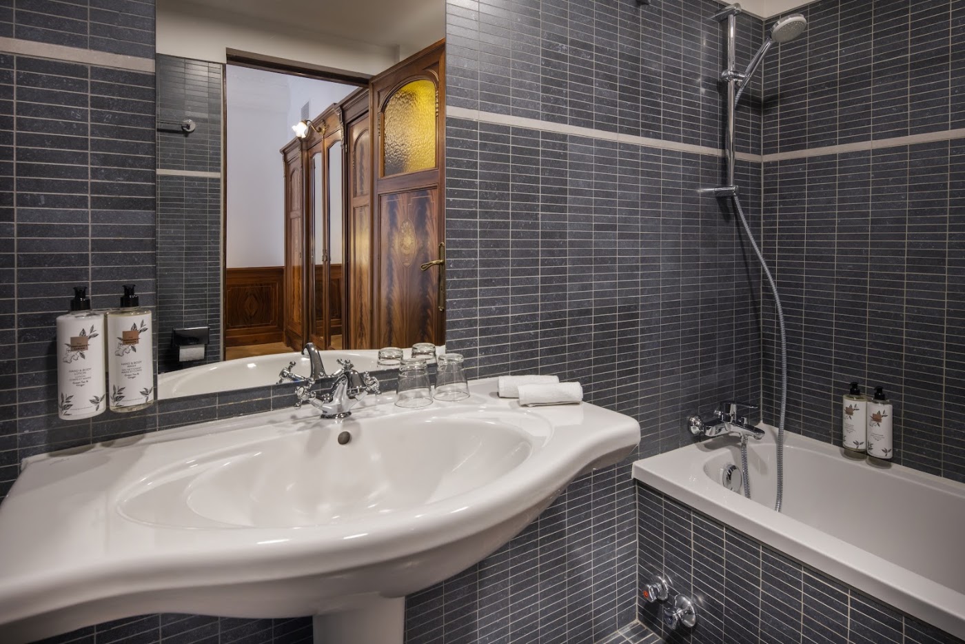 DoubleTree by Hilton Brussels City, dog-friendly hotel, photo 4