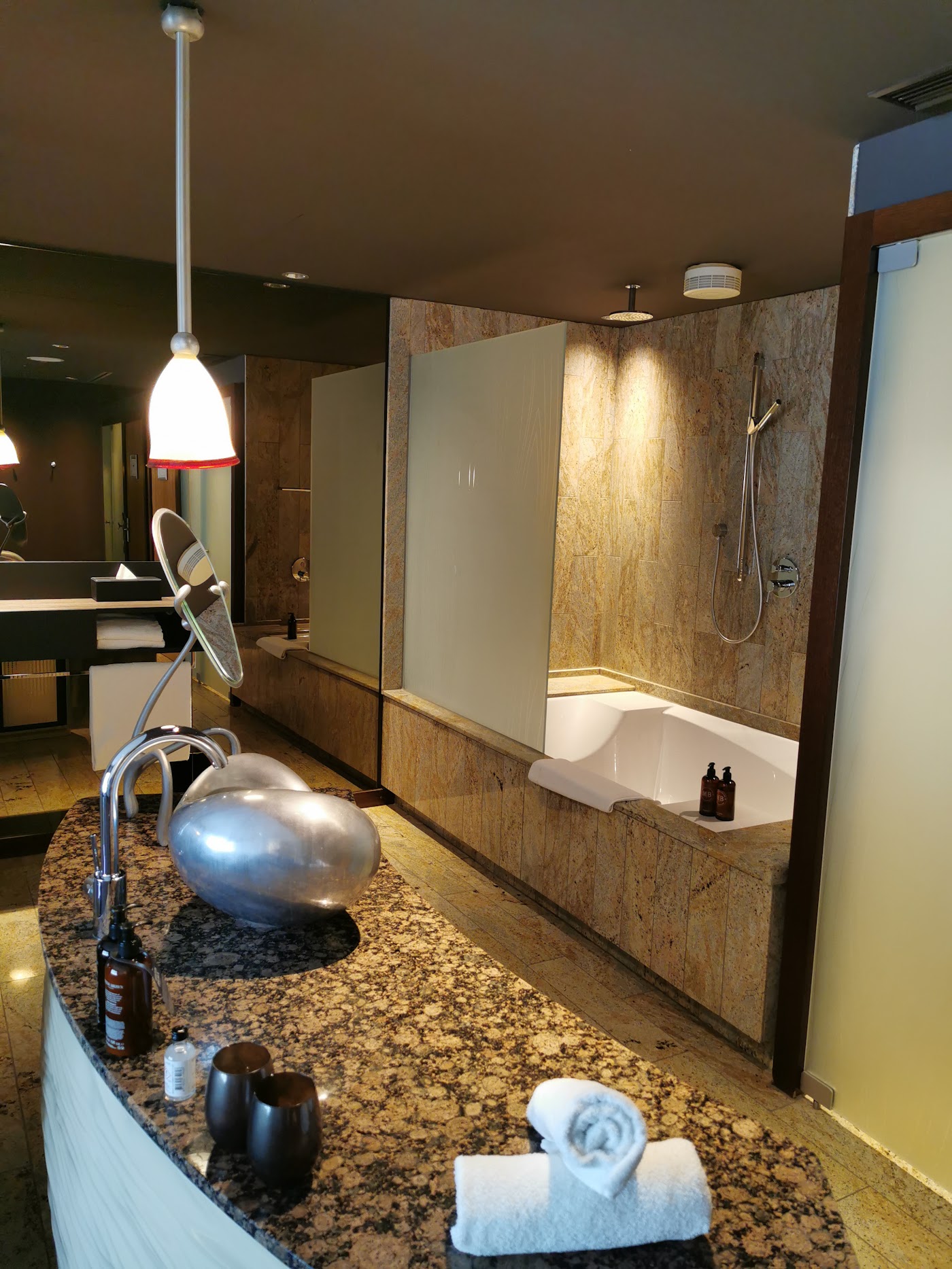 east Hotel Hamburg, dog-friendly hotel, photo 5