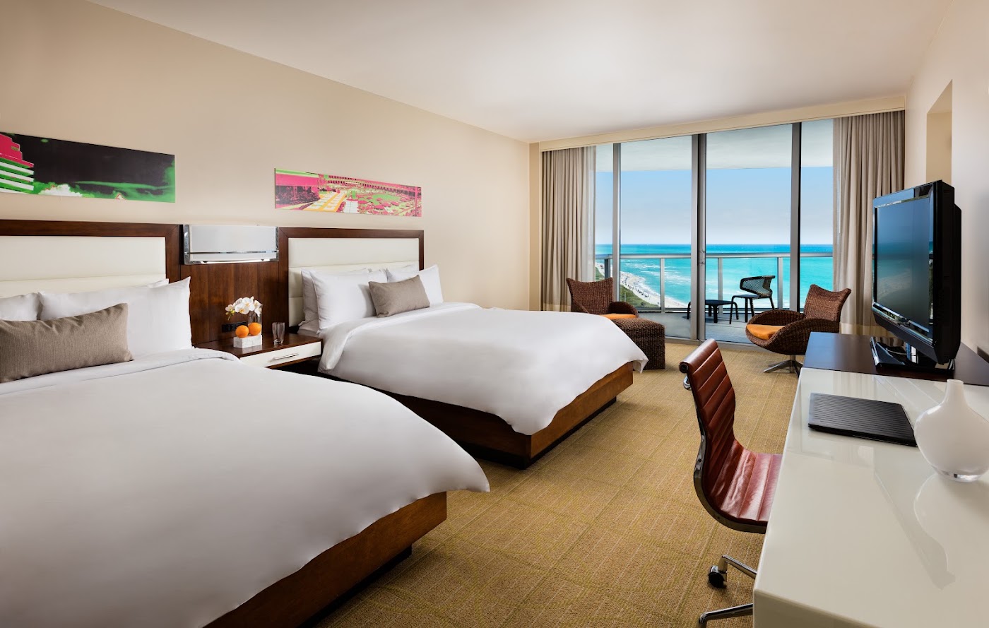 Eden Roc Miami Beach, dog-friendly hotel, photo 3