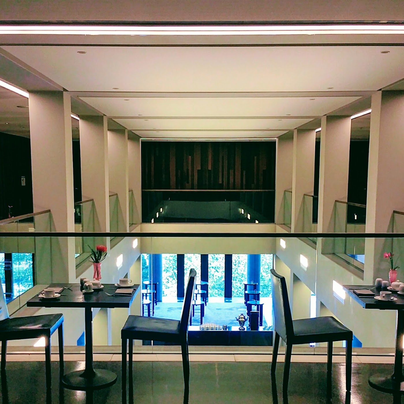 Empire Riverside Hotel, dog-friendly hotel, photo 4