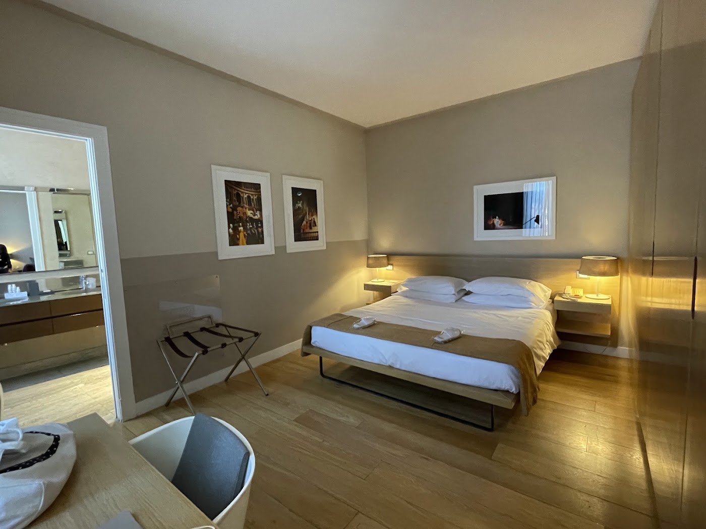 Escalus Luxury Suites, dog-friendly hotel, photo 2