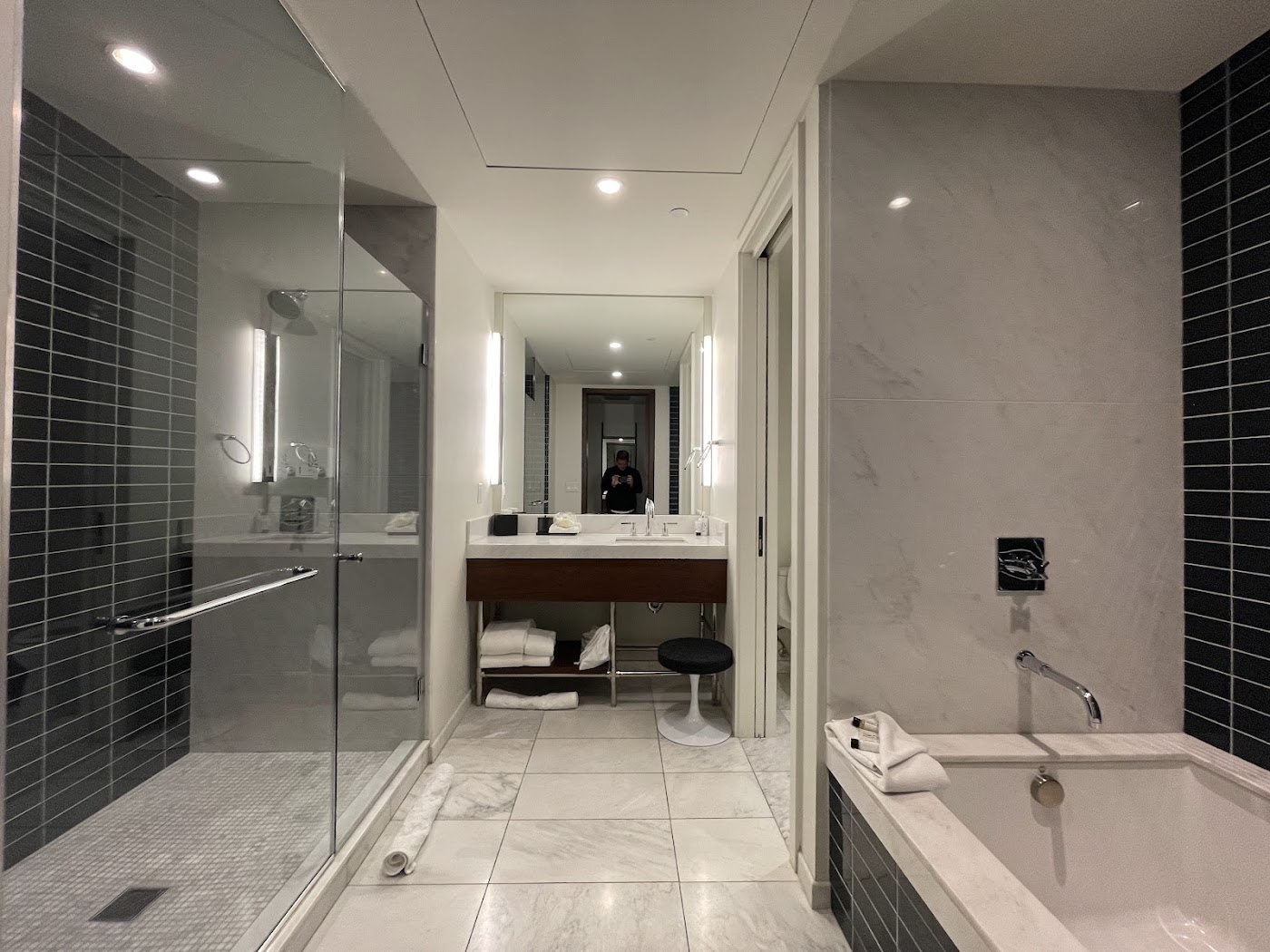 Fairlane Hotel, dog-friendly hotel, photo 4