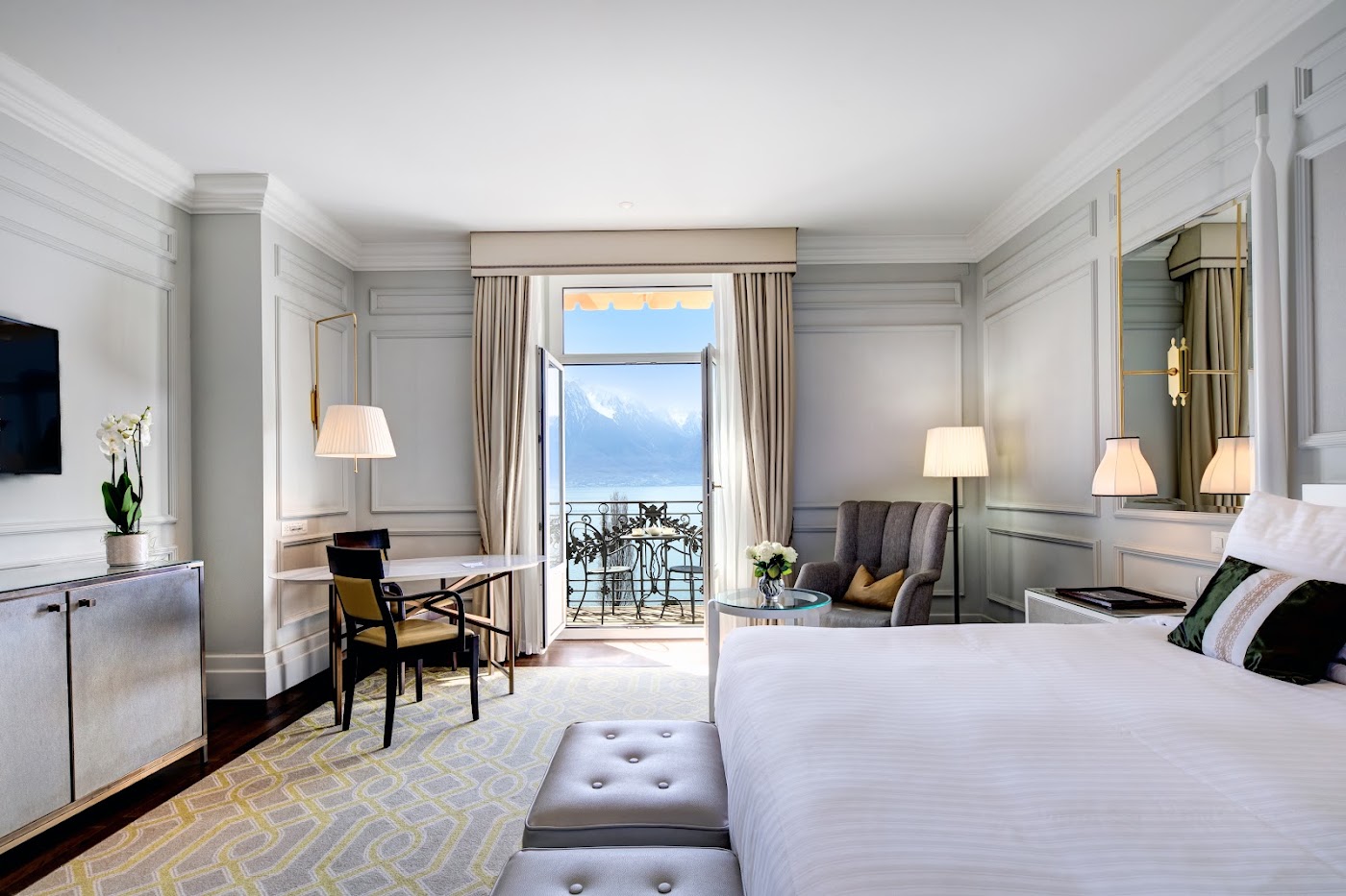 Fairmont Le Montreux Palace, dog-friendly hotel, photo 2