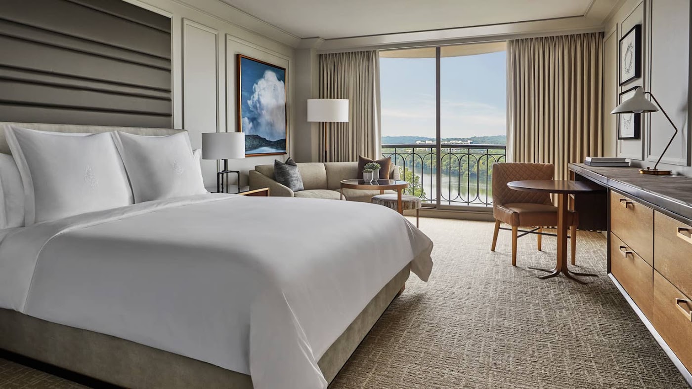 Four Seasons Hotel Austin, dog-friendly hotel, photo 2