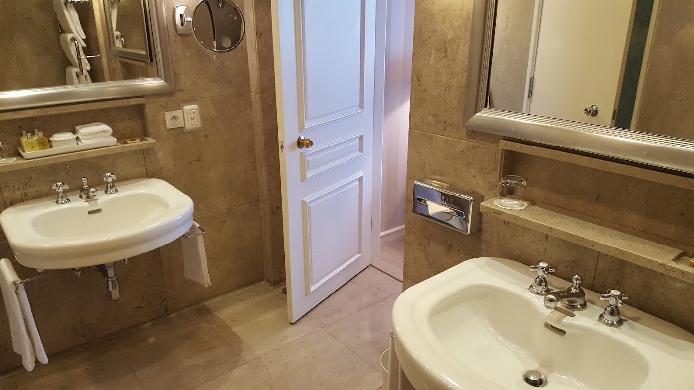 Four Seasons Hotel Ritz Lisbon, dog-friendly hotel, photo 5