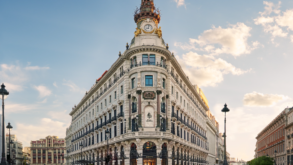 Four Seasons Hotel Madrid, dog-friendly hotel, photo 2
