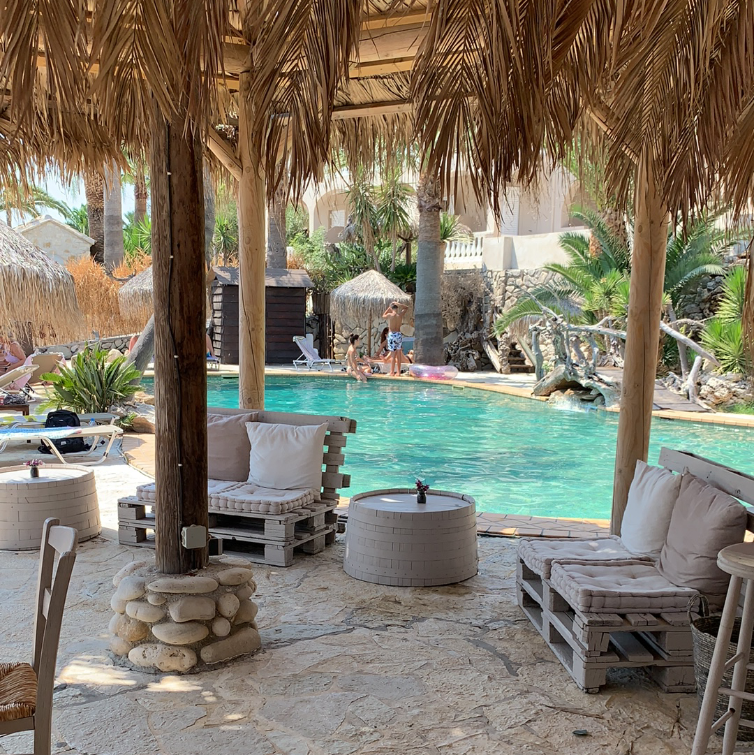 Gloria Maris Hotel Suites and Villas, dog-friendly hotel, photo 4