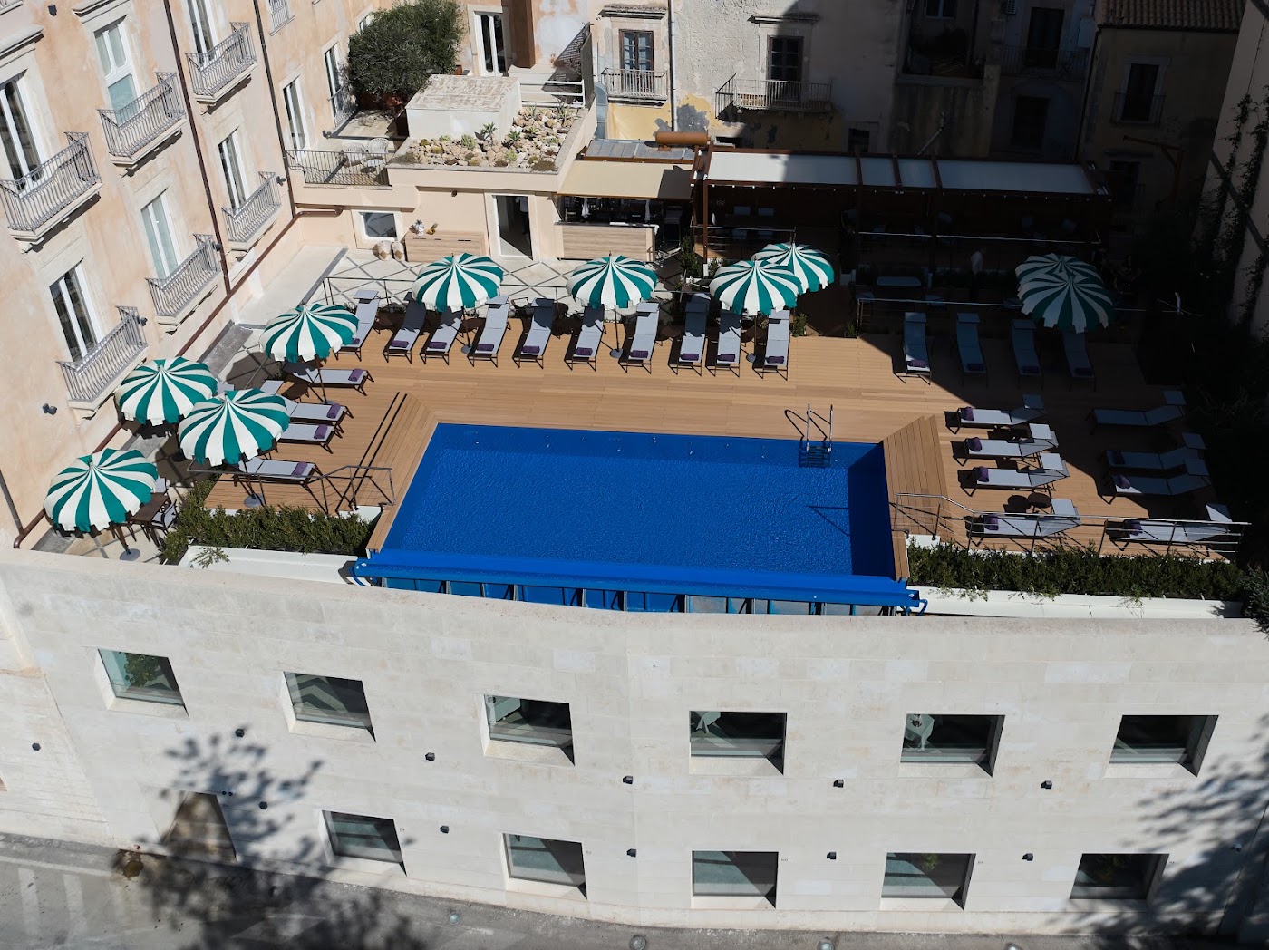 Grand Hotel Des Étrangers, dog-friendly hotel, photo 5