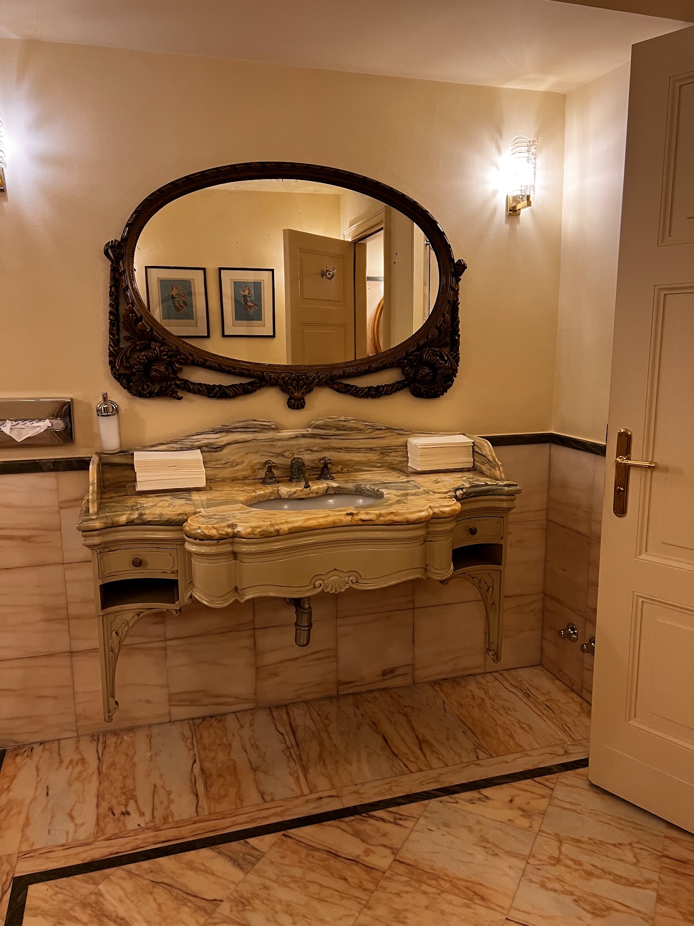 Grand Hotel et de Milan, dog-friendly hotel, photo 3