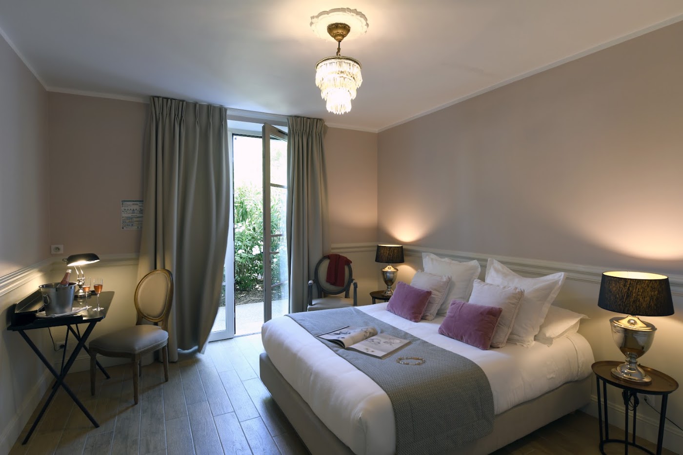 Grand Hôtel Henri, dog-friendly hotel, photo 3