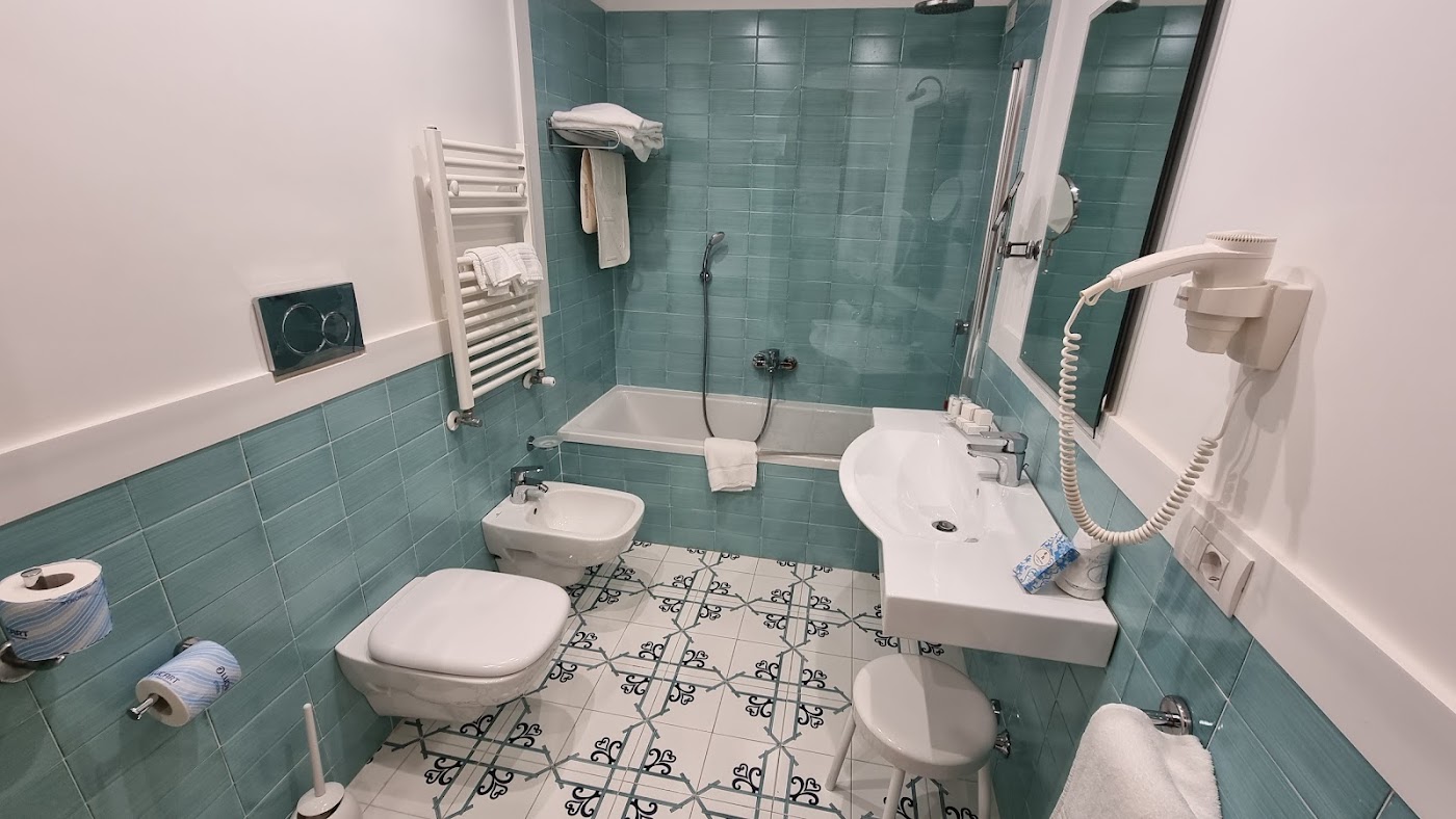 Grand Hotel Vesuvio, dog-friendly hotel, photo 5