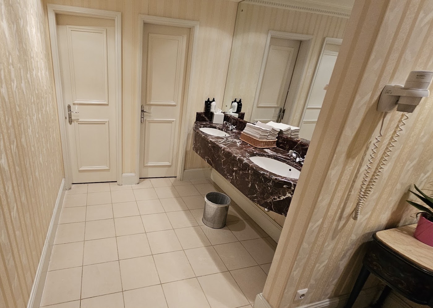 Grand Palace Hotel, Small Luxury Hotels of the World, dog-friendly hotel, photo 4