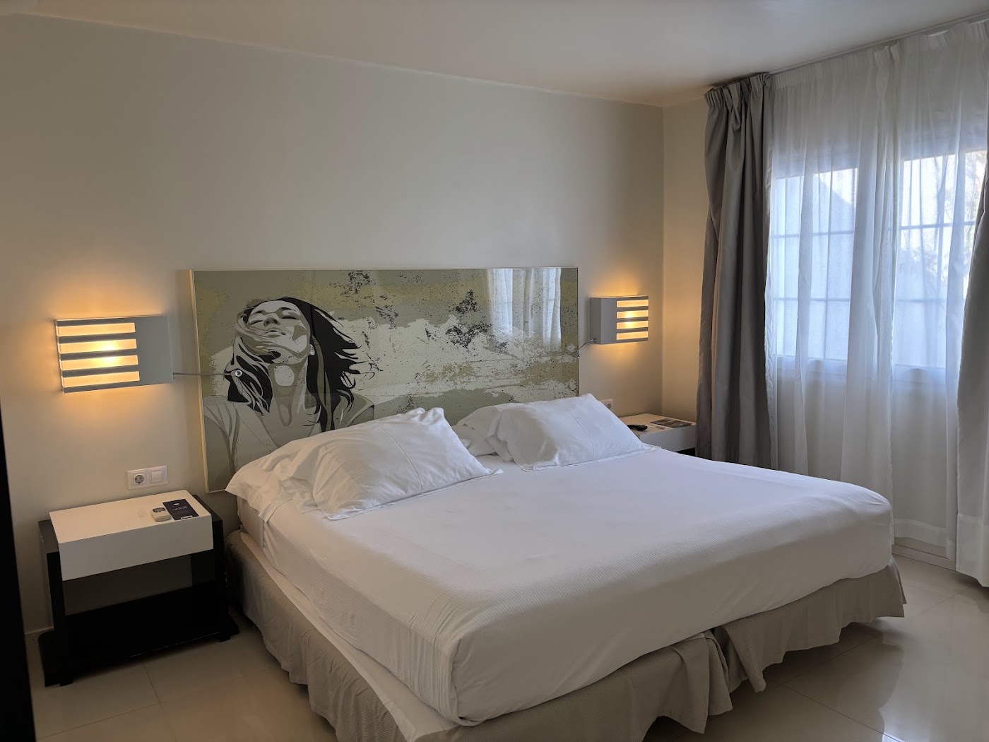 H10 White Suites Boutique Hotel, dog-friendly hotel, photo 2
