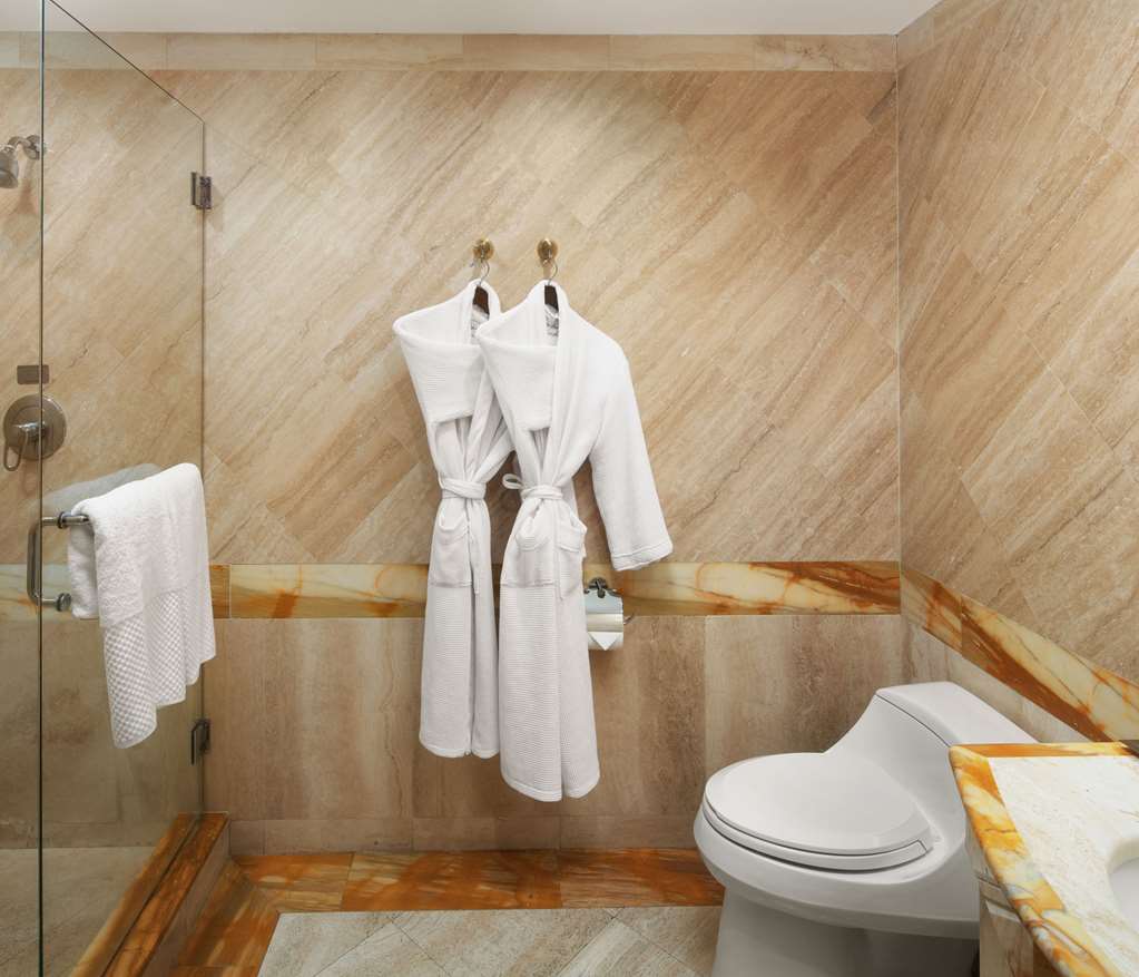 Hilton Bentley Miami South Beach, dog-friendly hotel, photo 5