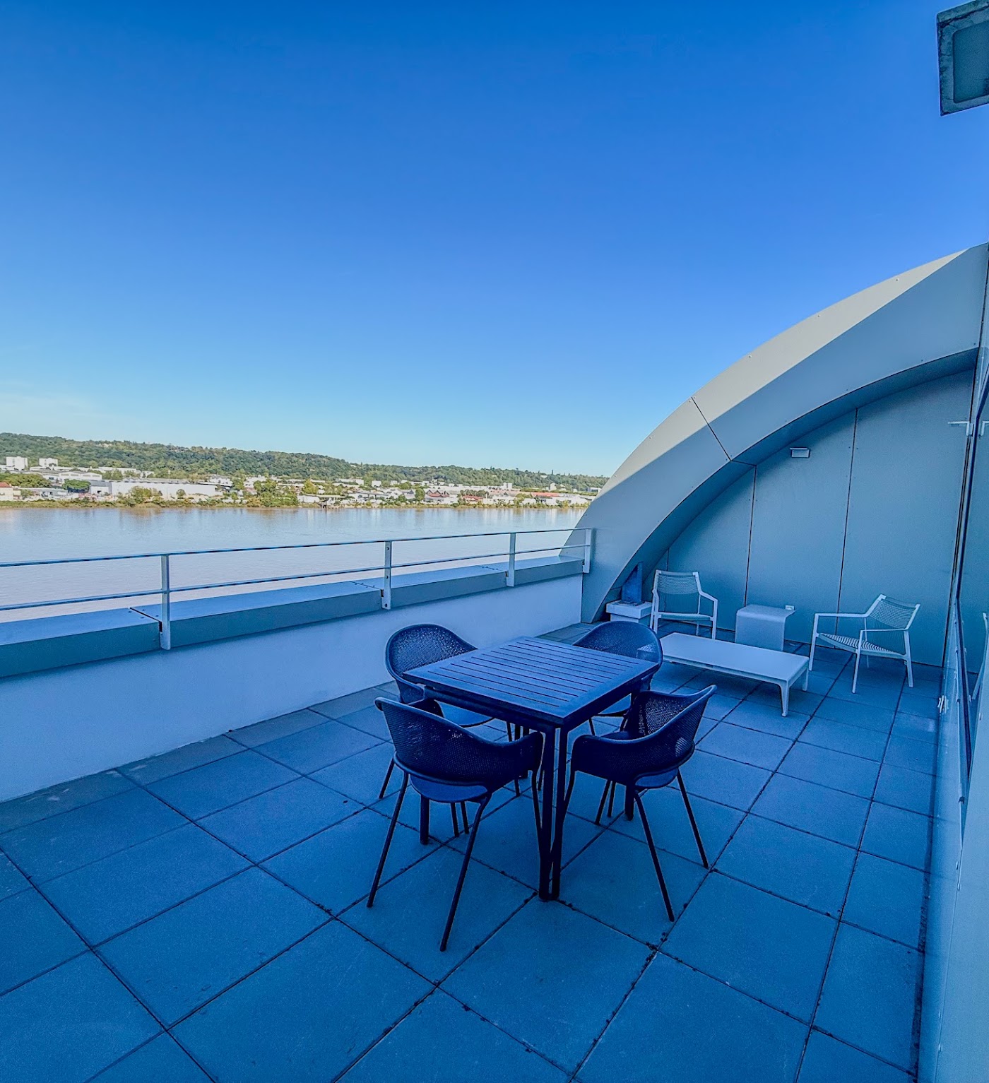 Hilton Garden Inn Bordeaux Centre, dog-friendly hotel, photo 4