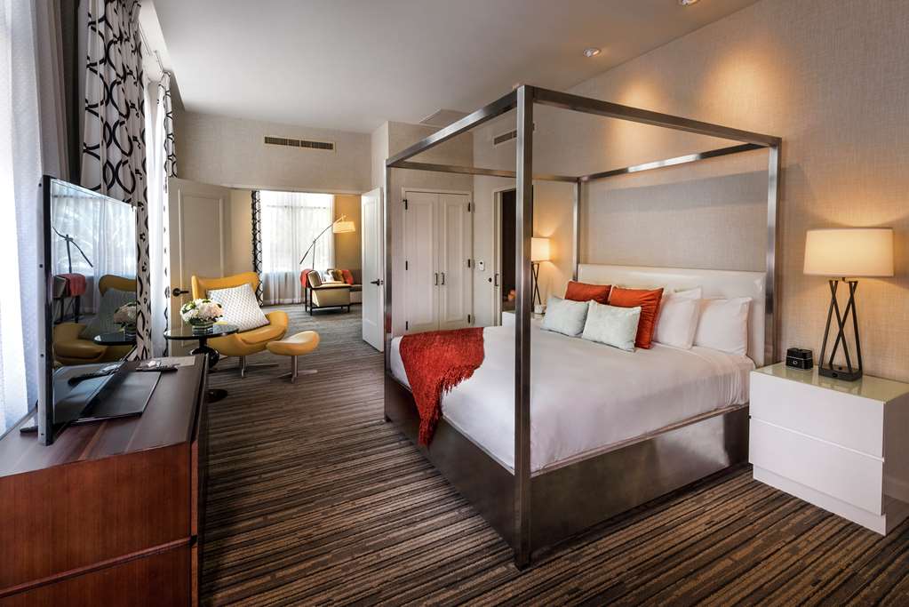 Hilton San Diego Gaslamp Quarter, dog-friendly hotel, photo 2
