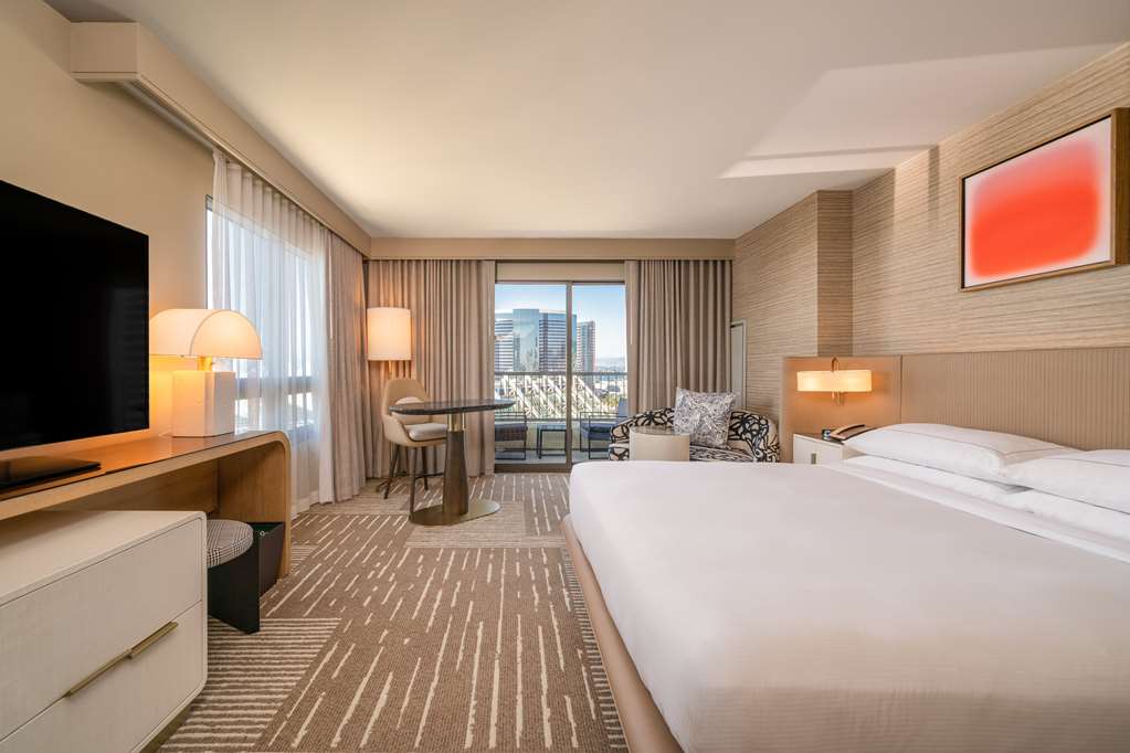 Hilton San Diego Gaslamp Quarter, dog-friendly hotel, photo 5