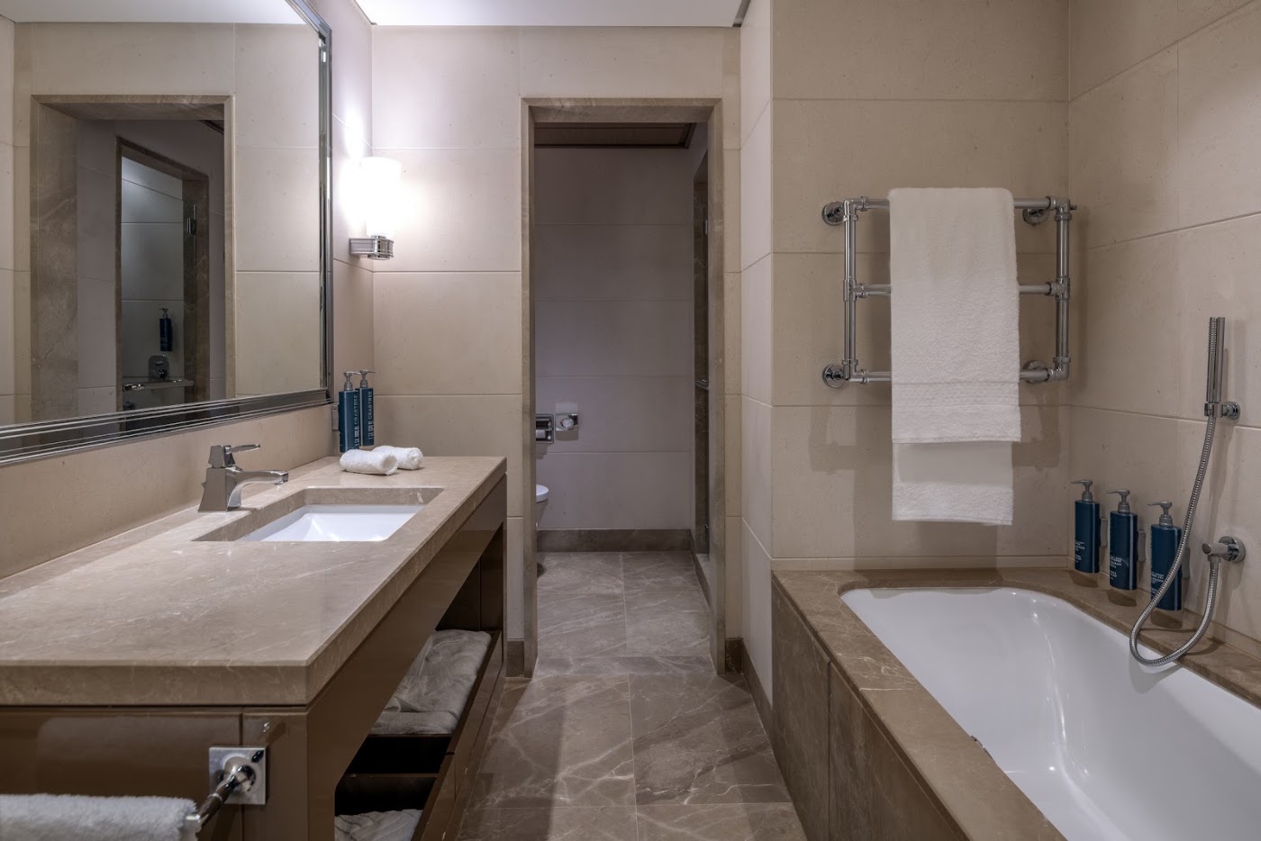 Hilton Turin Centre, dog-friendly hotel, photo 4