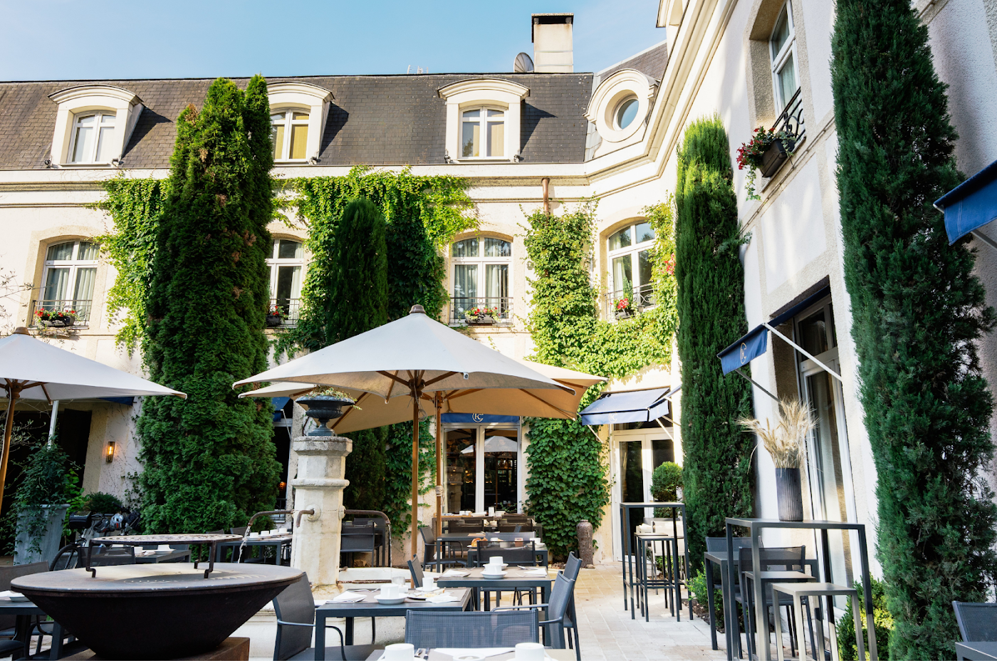 Hostellerie Cèdre & Spa, dog-friendly hotel, photo 2