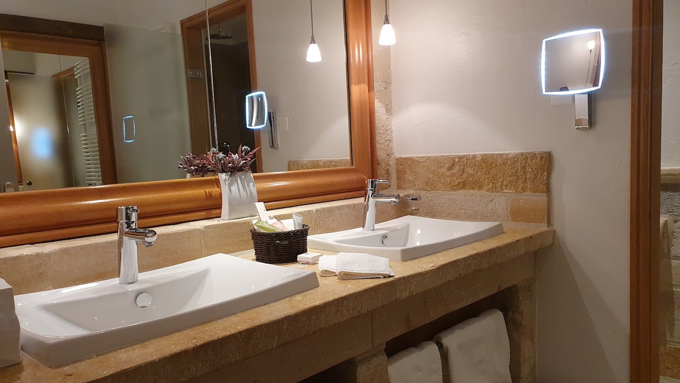 Hostellerie de Levernois, dog-friendly hotel, photo 5