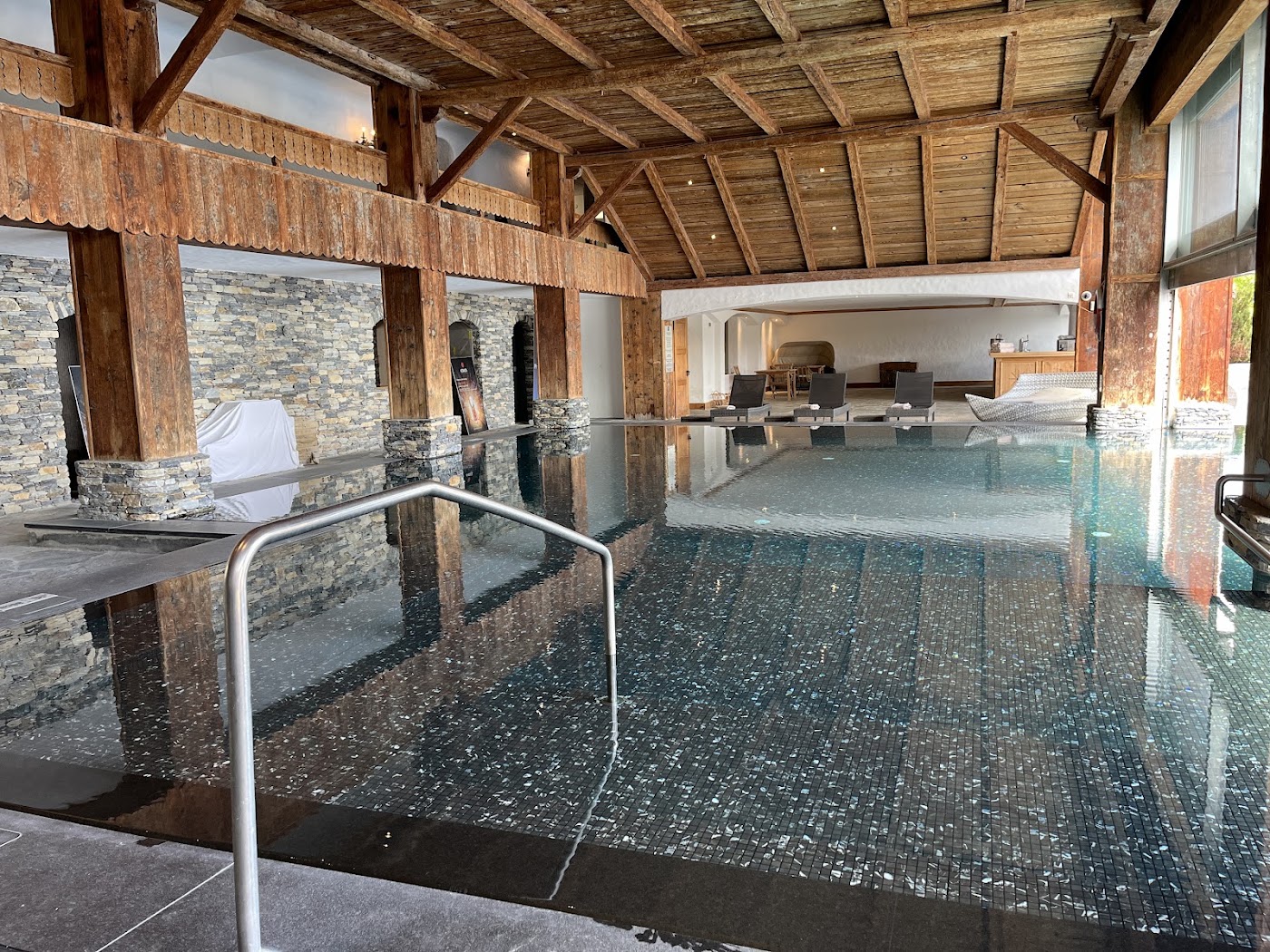 Hostellerie du Pas de l'Ours, dog-friendly hotel, photo 4